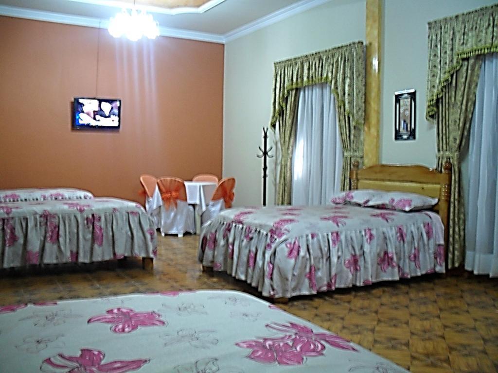 Hostal Corona Blanca Сукре Номер фото