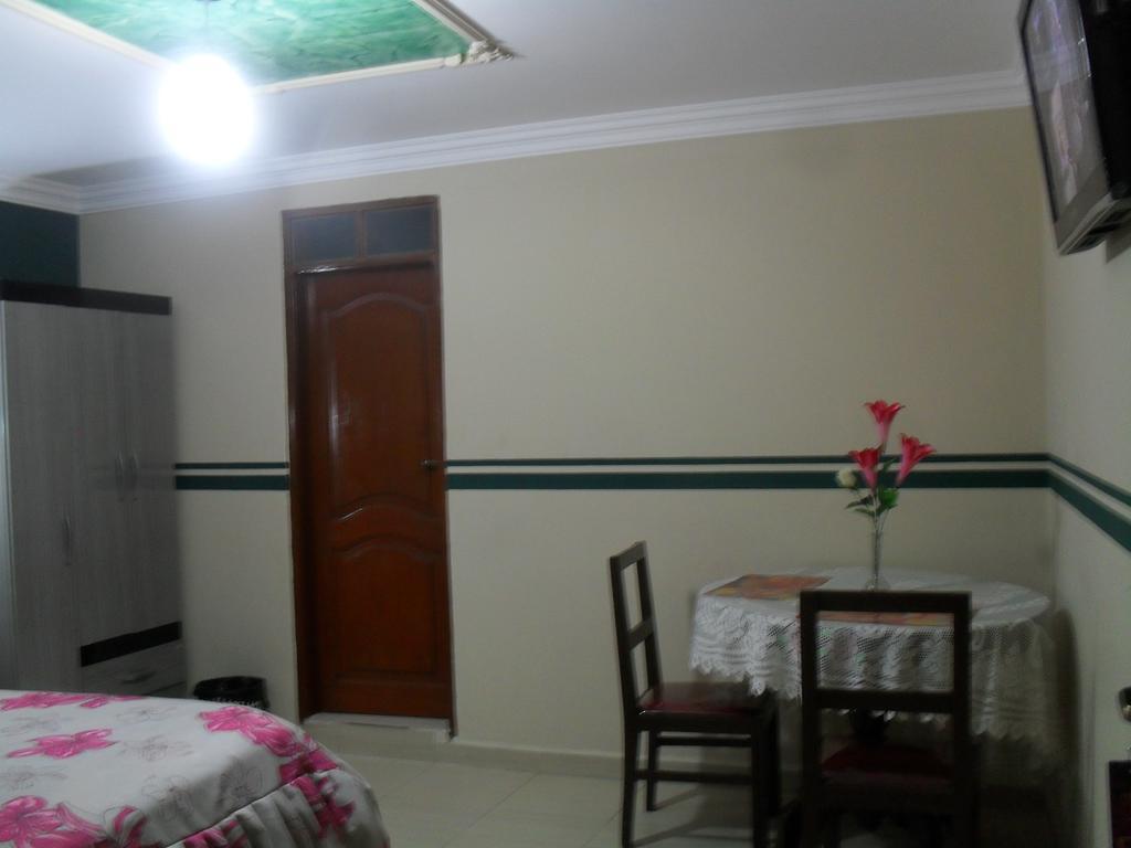 Hostal Corona Blanca Сукре Номер фото