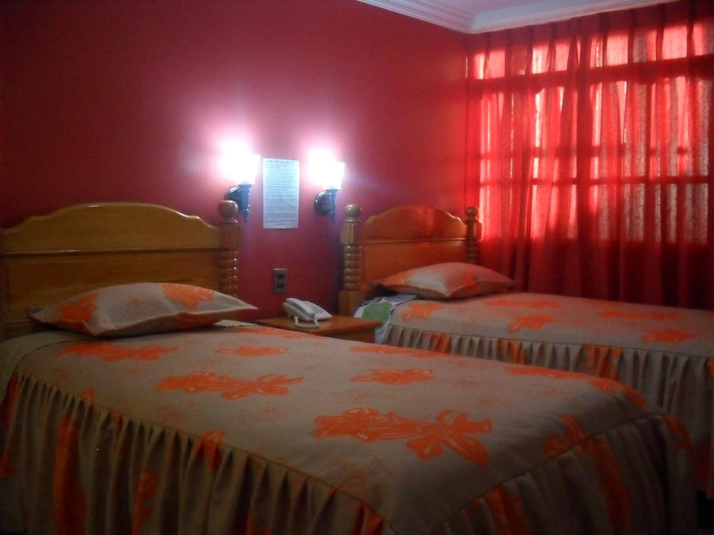 Hostal Corona Blanca Сукре Номер фото