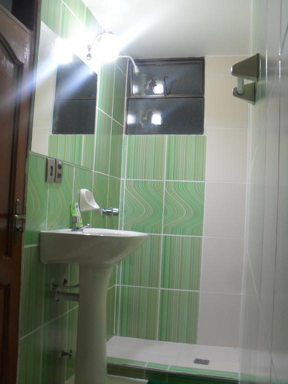 Hostal Corona Blanca Сукре Номер фото